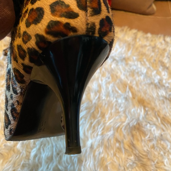 Casual Corner animal print bootie 7.5 - Picture 9 of 10